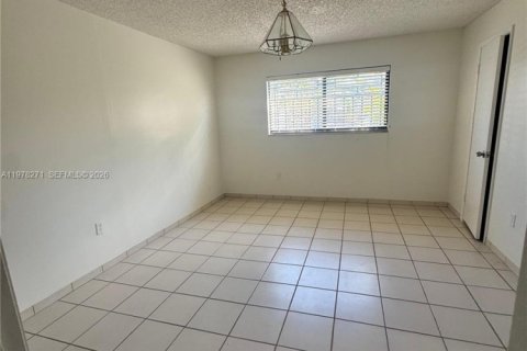 Снять в аренду виллу или дом в Майами, Флорида 3 спальни, 219.16м2, № 2042600 - фото 4