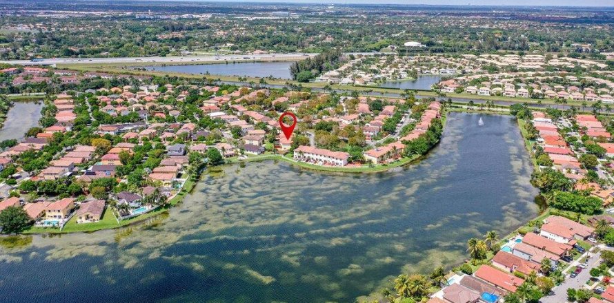 Adosado en Miramar, Florida 3 dormitorios, 180.14 m2 № 1065622