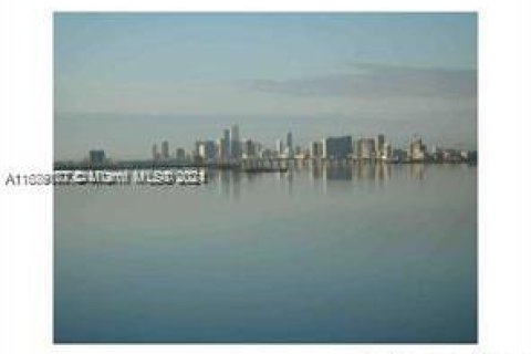 Condo in North Bay Village, Florida  № 1954929 - photo 1