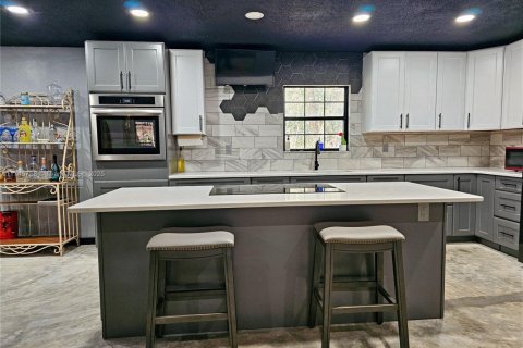 House in Ocala, Florida 3 bedrooms № 1499737 - photo 5
