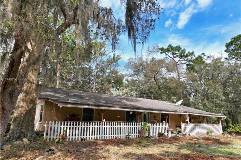House in Ocala, Florida 3 bedrooms № 1499737 - photo 2