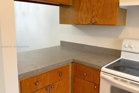 Touwnhouse à louer à Greenacres, Floride: 2 chambres, 113.9 m2 № 2395462 - photo 16