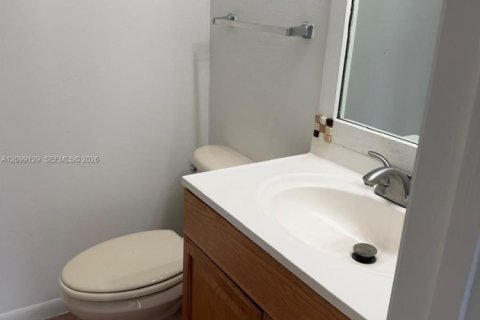 Touwnhouse à louer à Greenacres, Floride: 2 chambres, 113.9 m2 № 2395462 - photo 11