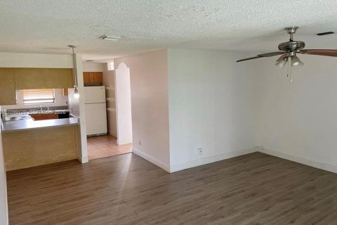 Touwnhouse à louer à Greenacres, Floride: 2 chambres, 113.9 m2 № 2395462 - photo 18