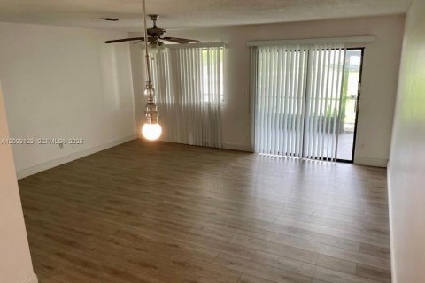 Touwnhouse à louer à Greenacres, Floride: 2 chambres, 113.9 m2 № 2395462 - photo 19