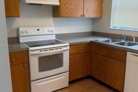 Touwnhouse à louer à Greenacres, Floride: 2 chambres, 113.9 m2 № 2395462 - photo 12