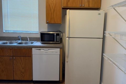Touwnhouse à louer à Greenacres, Floride: 2 chambres, 113.9 m2 № 2395462 - photo 13