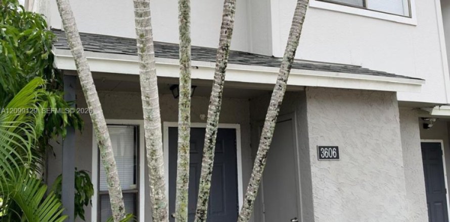Touwnhouse à Greenacres, Floride 2 chambres, 113.9 m2 № 2395462