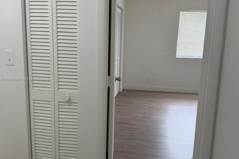 Touwnhouse à louer à Greenacres, Floride: 2 chambres, 113.9 m2 № 2395462 - photo 29