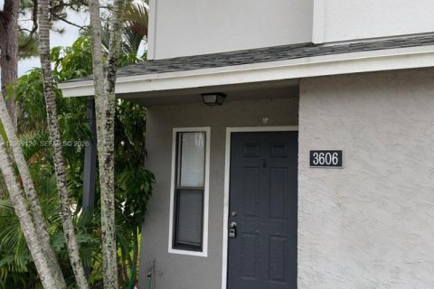 Touwnhouse à louer à Greenacres, Floride: 2 chambres, 113.9 m2 № 2395462 - photo 2