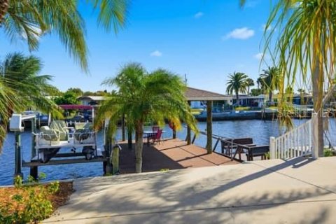Villa ou maison à vendre à Hudson, Floride: 3 chambres, 163.6 m2 № 2199999 - photo 10