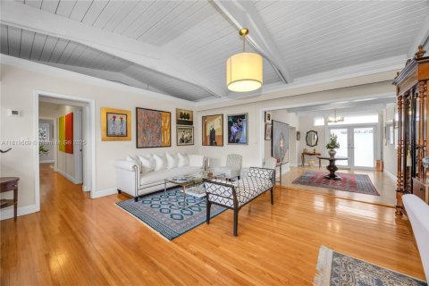 Casa en venta en South Miami, Florida, 4 dormitorios, 309.09 m2 № 1779945 - foto 3
