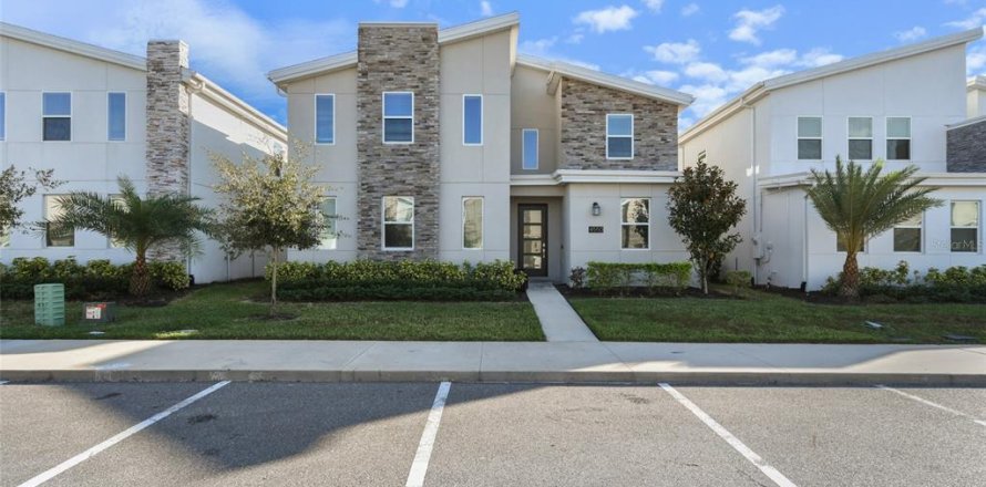 Casa en Kissimmee, Florida 9 dormitorios, 398.46 m2 № 1716659