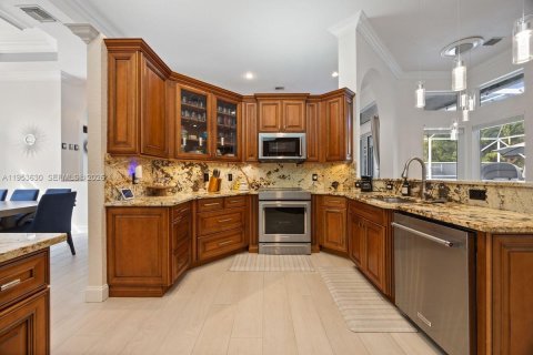 Villa ou maison à vendre à Coral Springs, Floride: 5 chambres, 251.49 m2 № 2020183 - photo 20