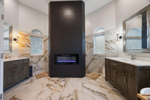 Villa ou maison à vendre à Coral Springs, Floride: 5 chambres, 251.49 m2 № 2020183 - photo 30