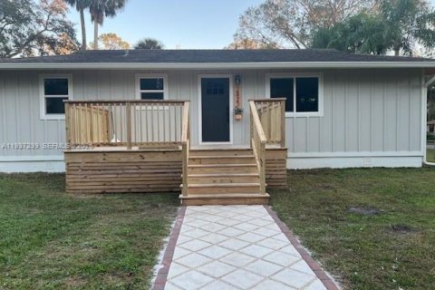 Купить виллу или дом в Деланд, Флорида 4 комнаты, 93.65м2, № 1995214 - фото 2