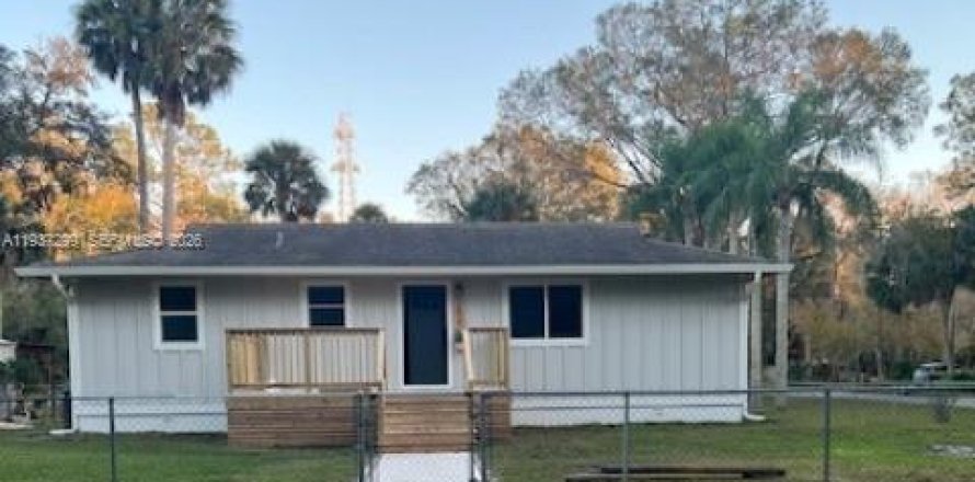 Дом в Деланд, Флорида 4 комнаты, 93.65м2 № 1995214