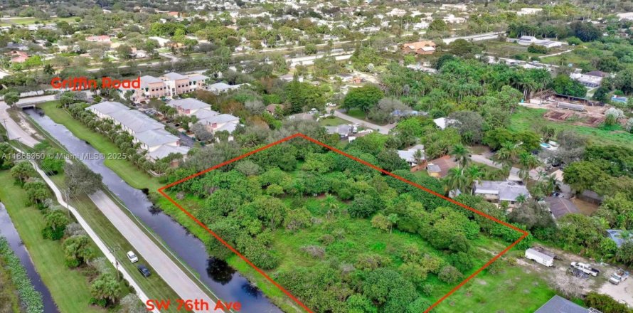 Земельный участок в Дейви, Флорида № 1979321