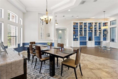 House in Orlando, Florida 6 bedrooms, 406.73 sq.m. № 1769883 - photo 17