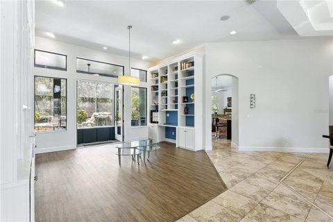 House in Orlando, Florida 6 bedrooms, 406.73 sq.m. № 1769883 - photo 15