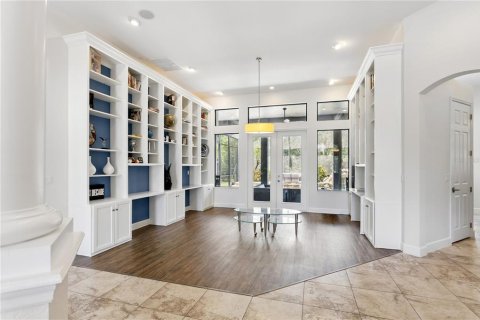 House in Orlando, Florida 6 bedrooms, 406.73 sq.m. № 1769883 - photo 11