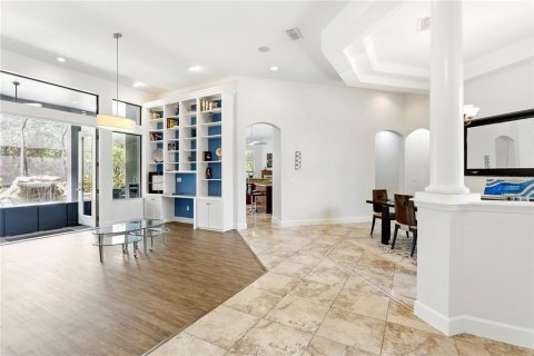 House in Orlando, Florida 6 bedrooms, 406.73 sq.m. № 1769883 - photo 14