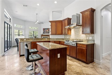House in Orlando, Florida 6 bedrooms, 406.73 sq.m. № 1769883 - photo 22