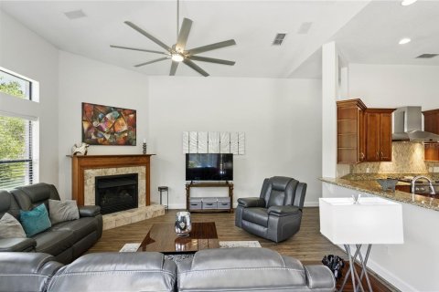 House in Orlando, Florida 6 bedrooms, 406.73 sq.m. № 1769883 - photo 25