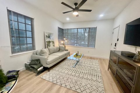 Condominio en venta en Miami Beach, Florida, 1 dormitorio, 41.53 m2 № 1823445 - foto 3