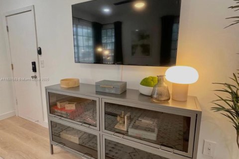 Condominio en venta en Miami Beach, Florida, 1 dormitorio, 41.53 m2 № 1823445 - foto 6