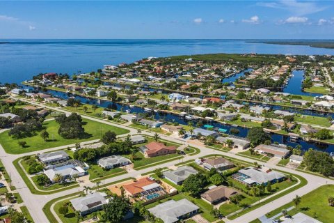 Casa en venta en Port Charlotte, Florida, 3 dormitorios, 195.56 m2 № 2238011 - foto 8
