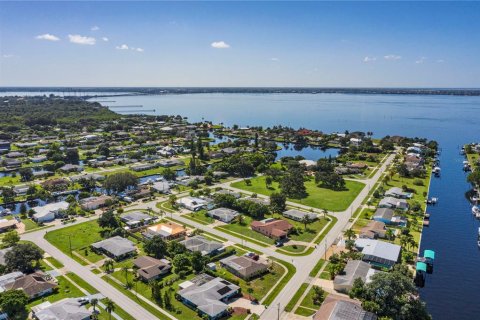 Casa en venta en Port Charlotte, Florida, 3 dormitorios, 195.56 m2 № 2238011 - foto 6