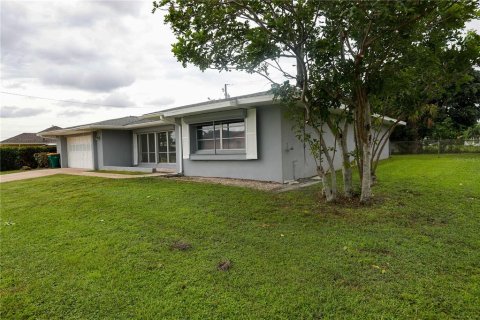 Casa en venta en Port Charlotte, Florida, 3 dormitorios, 195.56 m2 № 2238011 - foto 14