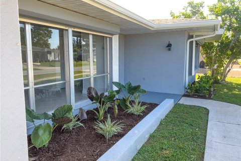 Casa en venta en Port Charlotte, Florida, 3 dormitorios, 195.56 m2 № 2238011 - foto 3