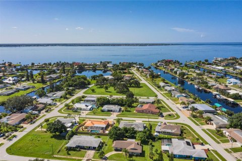 Casa en venta en Port Charlotte, Florida, 3 dormitorios, 195.56 m2 № 2238011 - foto 4