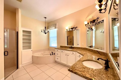 House in Ocala, Florida 4 bedrooms, 313.55 sq.m. № 2110438 - photo 24