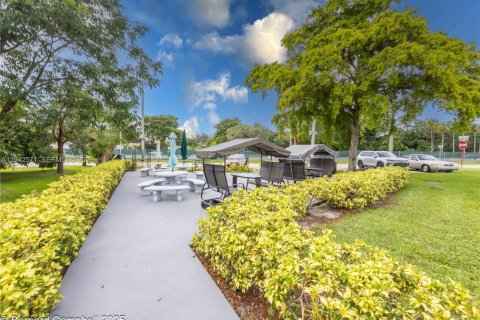 Copropriété à vendre à Deerfield Beach, Floride: 2 chambres, 76.18 m2 № 1999640 - photo 24