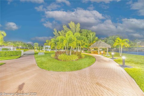 Copropriété à vendre à Deerfield Beach, Floride: 2 chambres, 76.18 m2 № 1999640 - photo 29