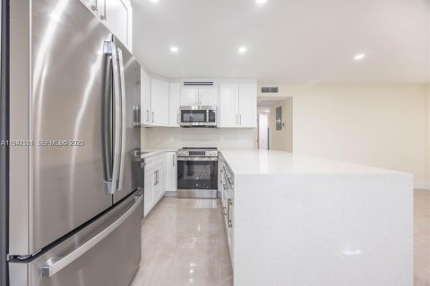 Copropriété à vendre à Deerfield Beach, Floride: 2 chambres, 76.18 m2 № 1999640 - photo 7