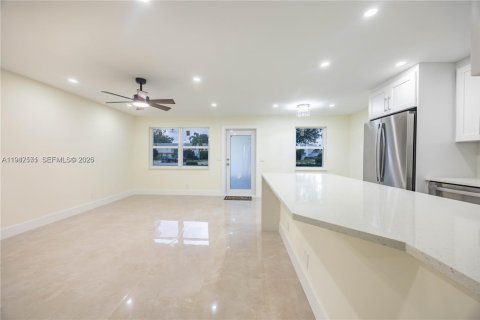 Copropriété à vendre à Deerfield Beach, Floride: 2 chambres, 76.18 m2 № 1999640 - photo 9