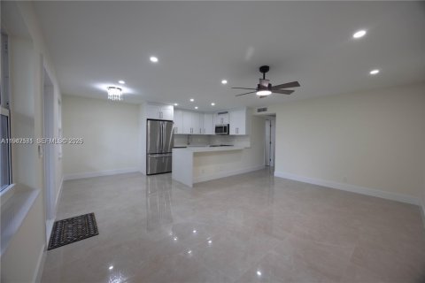 Copropriété à vendre à Deerfield Beach, Floride: 2 chambres, 76.18 m2 № 1999640 - photo 11