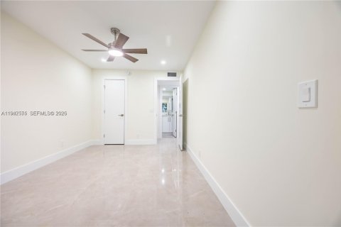 Copropriété à vendre à Deerfield Beach, Floride: 2 chambres, 76.18 m2 № 1999640 - photo 18