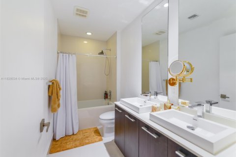 Copropriété à louer à Miami, Floride: 3 chambres № 1806105 - photo 6
