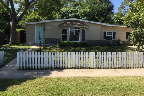 House in Deltona, Florida 3 bedrooms № 2033090 - photo 22