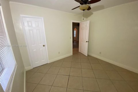 House in Deltona, Florida 3 bedrooms № 2033090 - photo 18