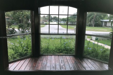 House in Deltona, Florida 3 bedrooms № 2033090 - photo 5