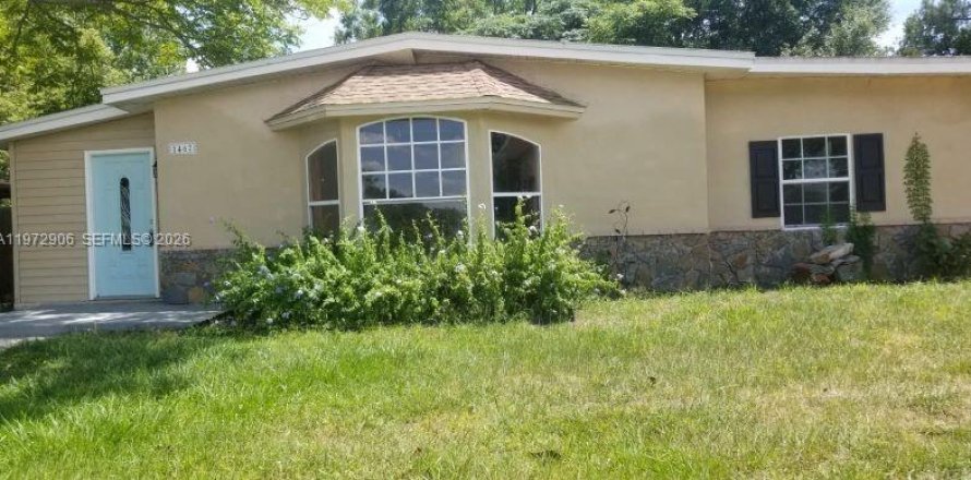 House in Deltona, Florida 3 bedrooms № 2033090