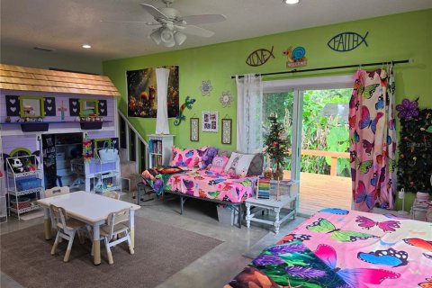 House in Seffner, Florida 3 bedrooms, 250.84 sq.m. № 2399175 - photo 4