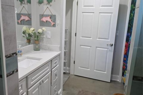 House in Seffner, Florida 3 bedrooms, 250.84 sq.m. № 2399175 - photo 30