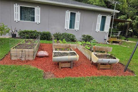House in Seffner, Florida 3 bedrooms, 250.84 sq.m. № 2399175 - photo 25